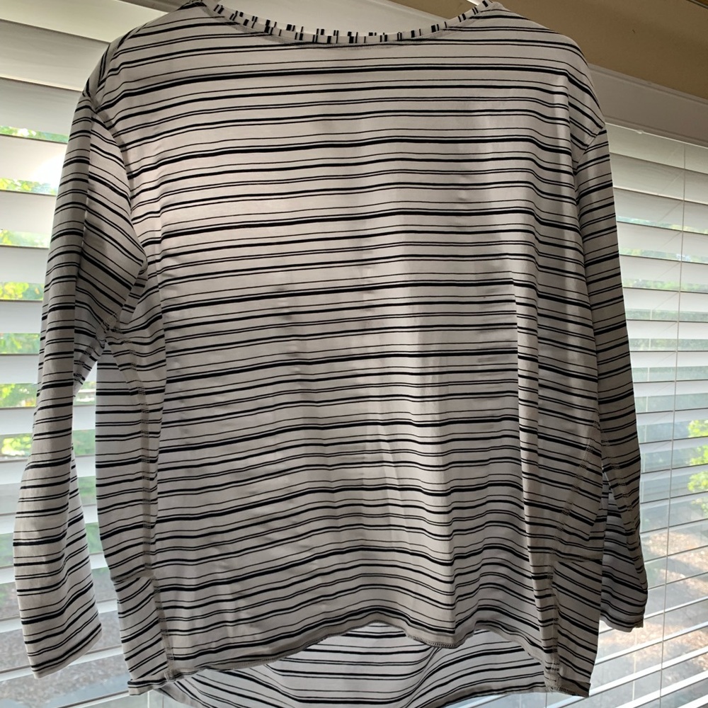 Like-new lululemon Back In Action Long sleeve